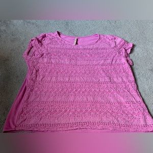 short sleeve leo nicale pink shirt with lace overlay
size XXL